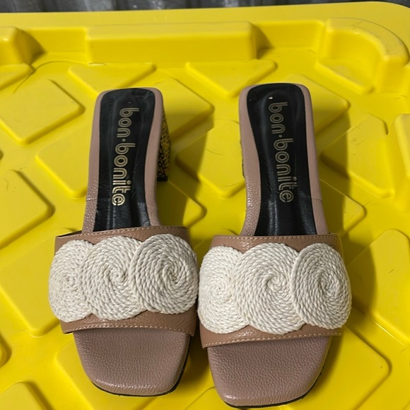 Bon Bonite Colombia  Slide Sandals Flats. Size 7 - Picture 1 of 6